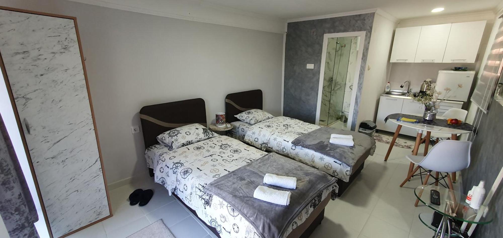 Cozzy Apartment Near The Aiport Podgorica Exterior foto